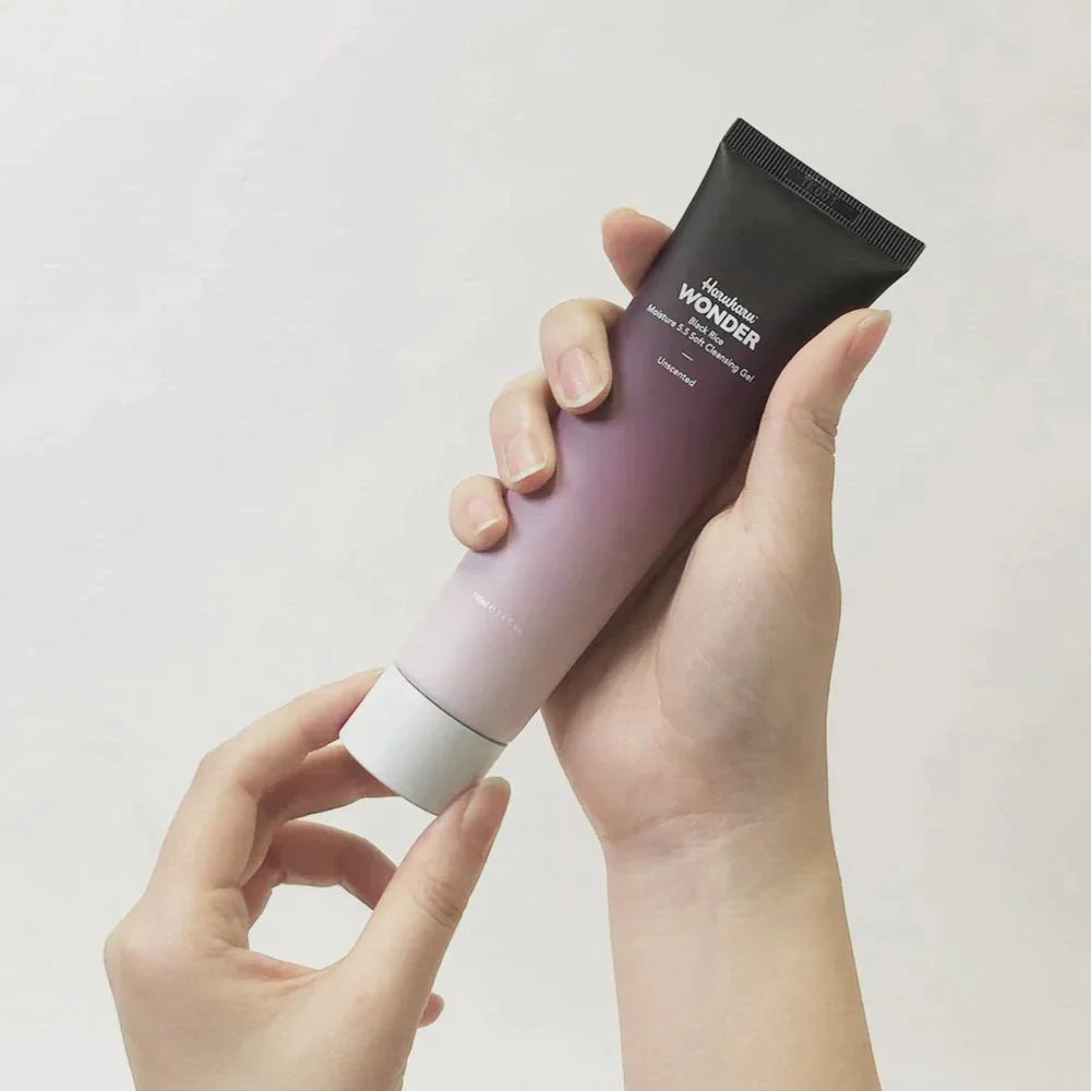 HARUHARU WONDER - BLACK RICE MOISTURE 5.5 SOFT CLEANSING GEL